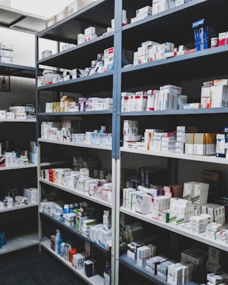 Bulk pharmaceutical supply and warehouse distribution